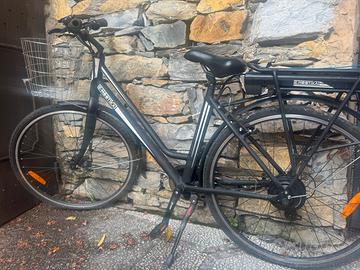 Bicicletta servoassistita