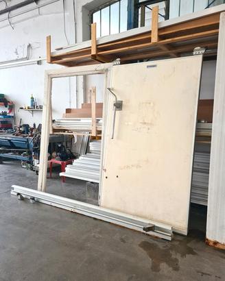 porta frigo con guida di scorrimento usata