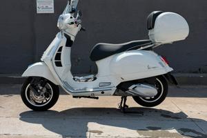Vespa 310 gts super
