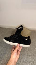 Golden Goose Super-star  nere in camoscio glitter