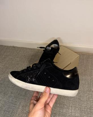 Golden Goose Super-star  nere in camoscio glitter