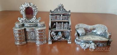 Miniature mobili argentati
