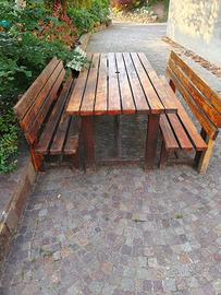 tavola in legno da esterno
