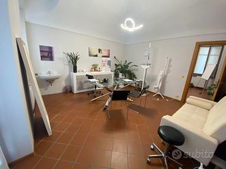 Locale commerciale centro storico Alba