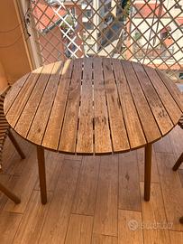 Tavolo tondo Ikea in legno+panche