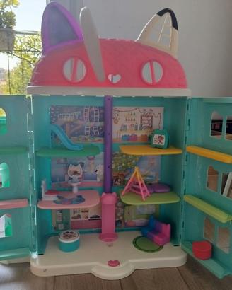 casa di Gabby con personaggi
