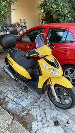 Piaggio Carnaby 125cc  del 2007 con bauletto ecc