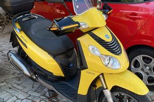 Piaggio Carnaby 125cc  del 2007 con bauletto ecc