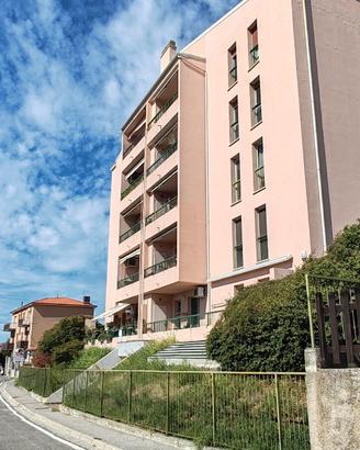 Erta Sant'Anna, appartamento con giardino privato