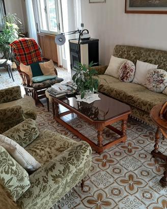 salotto classico divano 3 posti e due poltrone