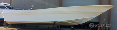 Scafo in Vetroresina 17,90m x 4,50m -