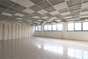 Immobile di 210 m² con 1 locale a San Giovanni Val