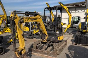 MINIESCAVATORE YANMAR VIO17