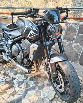 triumph trident 660