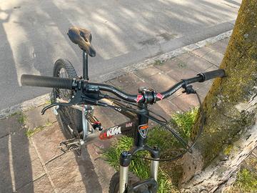 bicicletta mountain bike, ktm