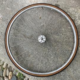 Ruota con cerchio Nisi e mozzo a flangia alta