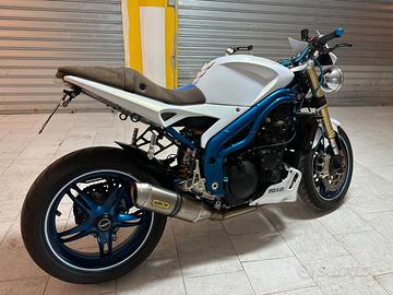 Triumph Speed Triple 1050 - Speedweb