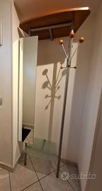 Appendiabiti con specchio e ripiani