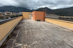 Terrazzo da 140 mq compreso 17 mq di magazzino