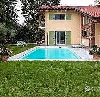 Scavi superficie terre con ruspetta per piscine 