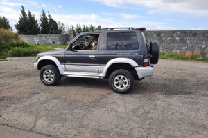 Fuoristrada Pajero sport