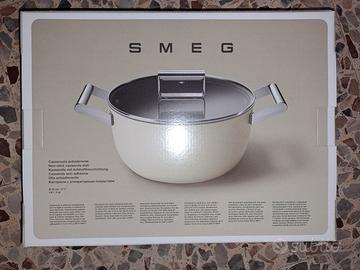 Casseruola Smeg 24 cm, nera, nuova