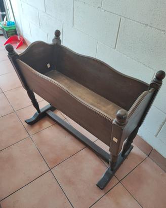 Culla antica in legno massello
