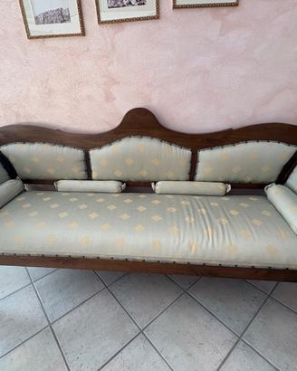 Divano più 2 poltrone
