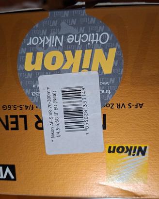 OBBIETTIVO NIKKOR 70-300