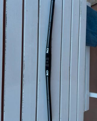 Manubrio ultraleggero in carbonio