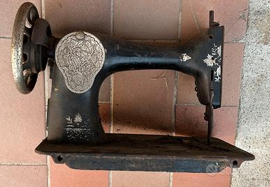 Macchina da cucire d’epoca