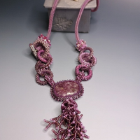 COLLANA ARTIGIANALE CON LEPIDOLITE NATURALE