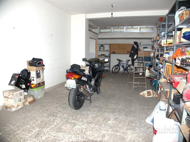 Garage 38 mq via Cosenza - Matera