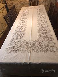 Tovaglia in lino con  pizzo rebrodè veneziano