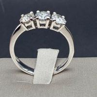 Anello Trilogy 1.10 ct oro bianco 18 kt