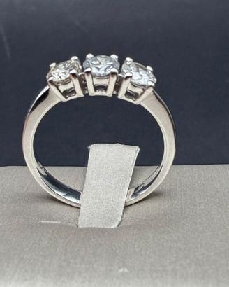 Anello Trilogy 1.10 ct oro bianco 18 kt