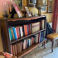 Libreria bassa in legno – stile classico Elegante
