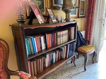 Libreria bassa in legno – stile classico Elegante