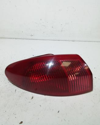 Ricambio fanale post. sinistro ALFA ROMEO 147 2000