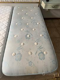 Due materassi  singoli a molle