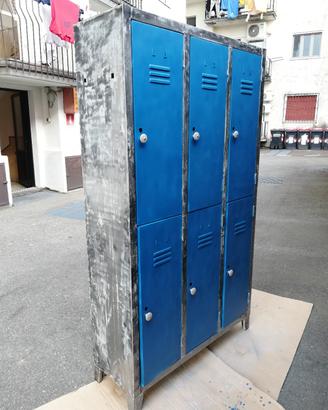 armadio stile industriale 