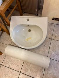 Lavandino bagno con colonna