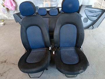 Sedili anteriori e posteriori Lancia Ypsilon