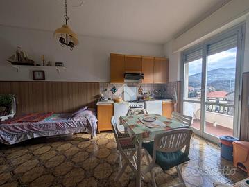 MONOLOCALE A CARASCO