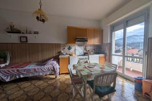 MONOLOCALE A CARASCO