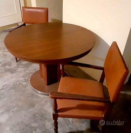 Tavolo+ 4 Sedie+ 2 poltroncine
