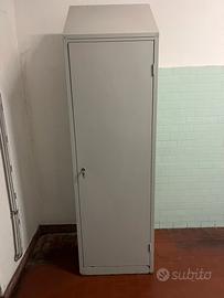 Armadio portascope in metallo