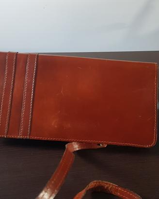 POCHETTE IN PELLE MARRONE 