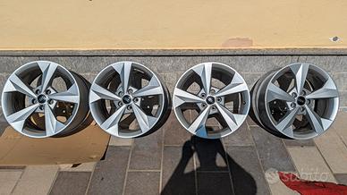 4 Cerchi in lega 18" Originali Audi A3 8Y