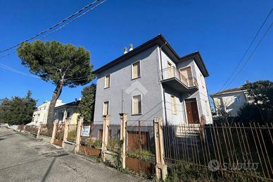 BIFAMILIARE A FOLIGNO